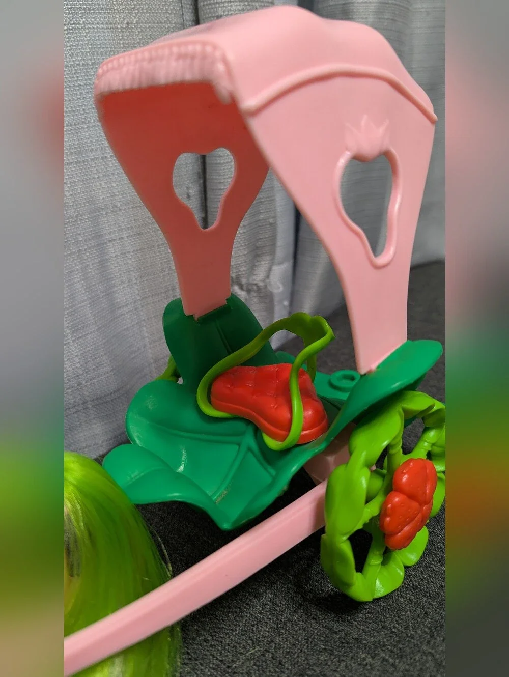 1984 American Greetings Kenner Strawberry Shortcake maple stirrups oats mobile